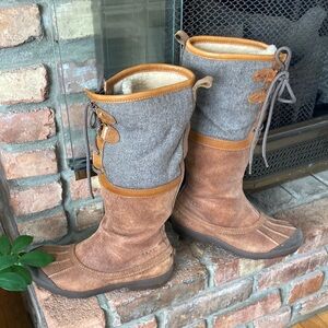 UGG BELCLOUD TALL LEATHER TWEED WATERPROOF SHEARLING BOOTS SIZE 8